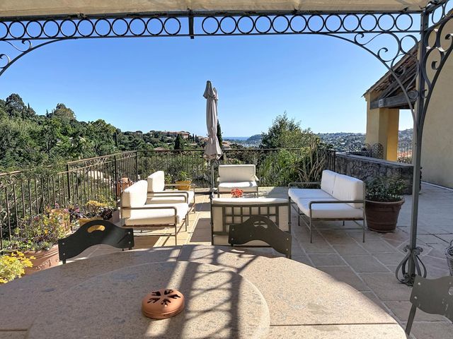 maison à vendre - 6 pièces - 133.0 m2 - CAVALAIRE SUR MER - 83 - PROVENCE-ALPES-COTE-D-AZUR - Century 21 Bianchi Transactions
