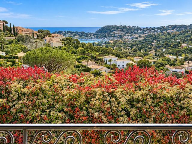 maison à vendre - 7 pièces - 182.0 m2 - CAVALAIRE SUR MER - 83 - PROVENCE-ALPES-COTE-D-AZUR - Century 21 Bianchi Transactions