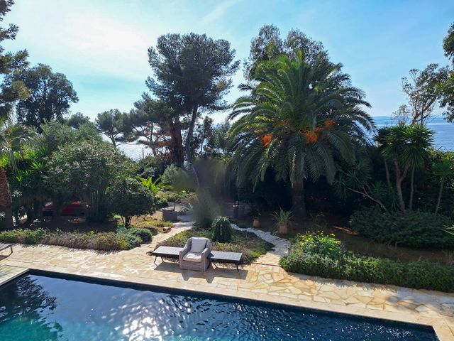 maison à vendre - 20 pièces - 360.0 m2 - LA CROIX VALMER - 83 - PROVENCE-ALPES-COTE-D-AZUR - Century 21 Bianchi Transactions