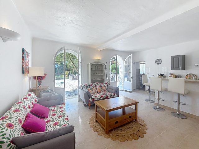 maison à vendre - 20 pièces - 360.0 m2 - LA CROIX VALMER - 83 - PROVENCE-ALPES-COTE-D-AZUR - Century 21 Bianchi Transactions