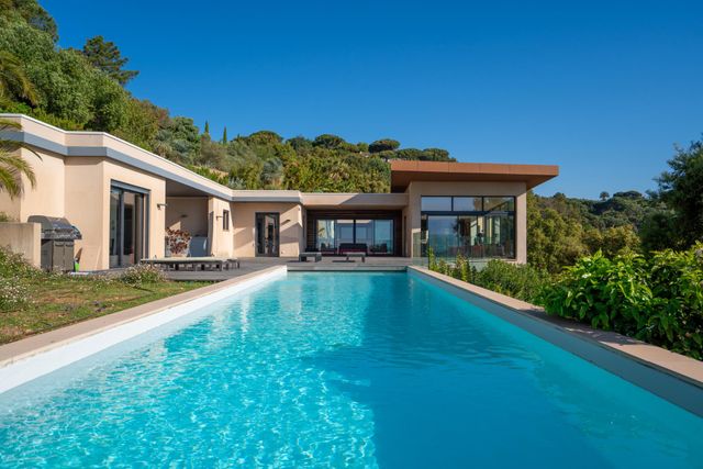 maison à vendre - 10 pièces - 330.0 m2 - LA CROIX VALMER - 83 - PROVENCE-ALPES-COTE-D-AZUR - Century 21 Bianchi Transactions