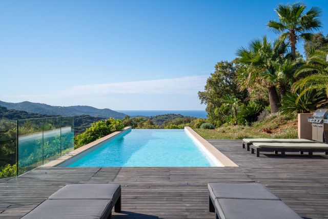 maison à vendre - 10 pièces - 330.0 m2 - LA CROIX VALMER - 83 - PROVENCE-ALPES-COTE-D-AZUR - Century 21 Bianchi Transactions