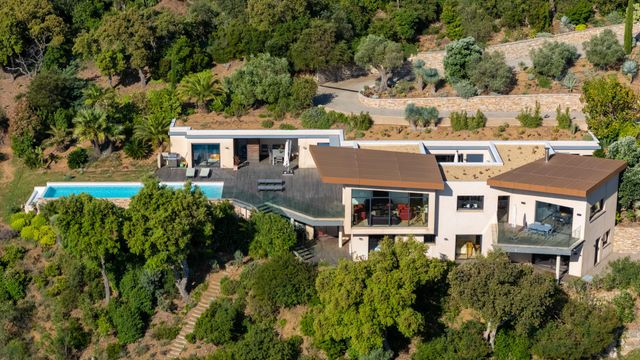 maison à vendre - 10 pièces - 330.0 m2 - LA CROIX VALMER - 83 - PROVENCE-ALPES-COTE-D-AZUR - Century 21 Bianchi Transactions