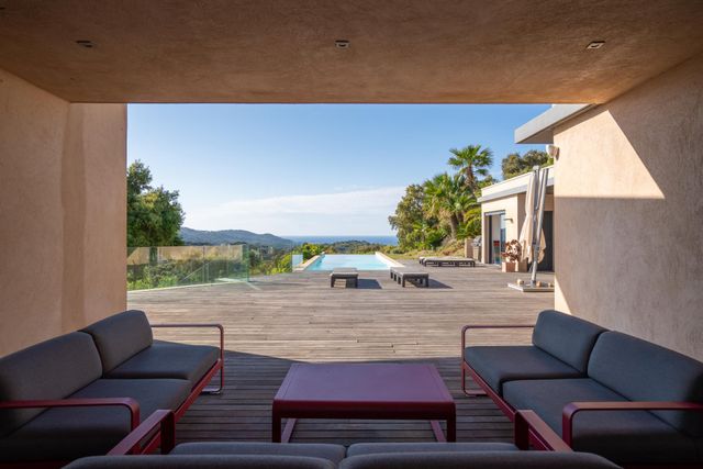 maison à vendre - 10 pièces - 330.0 m2 - LA CROIX VALMER - 83 - PROVENCE-ALPES-COTE-D-AZUR - Century 21 Bianchi Transactions