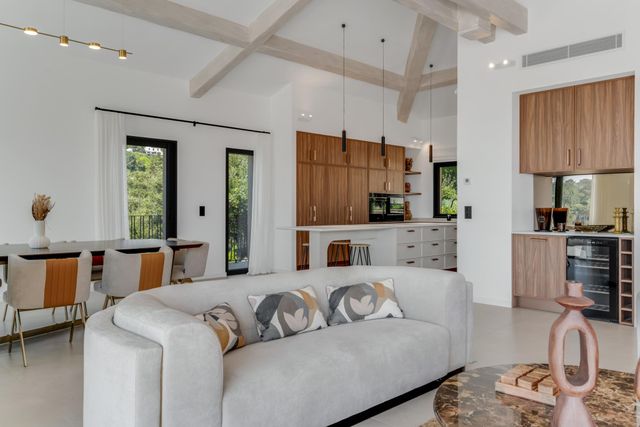 maison à vendre - 7 pièces - 320.0 m2 - GRIMAUD - 83 - PROVENCE-ALPES-COTE-D-AZUR - Century 21 Bianchi Transactions