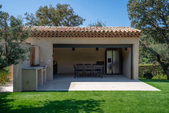 maison à vendre - 7 pièces - 320.0 m2 - GRIMAUD - 83 - PROVENCE-ALPES-COTE-D-AZUR - Century 21 Bianchi Transactions