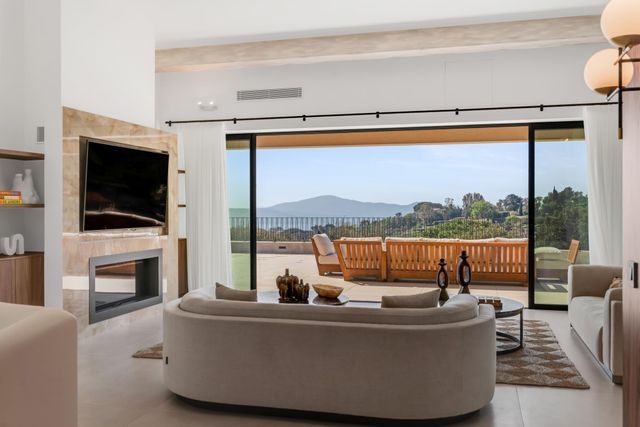 maison à vendre - 7 pièces - 320.0 m2 - GRIMAUD - 83 - PROVENCE-ALPES-COTE-D-AZUR - Century 21 Bianchi Transactions