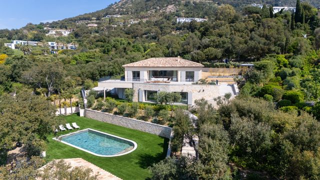 maison à vendre - 7 pièces - 320.0 m2 - GRIMAUD - 83 - PROVENCE-ALPES-COTE-D-AZUR - Century 21 Bianchi Transactions