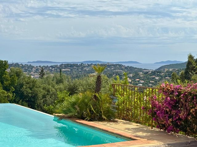 maison à vendre - 6 pièces - 200.0 m2 - CAVALAIRE SUR MER - 83 - PROVENCE-ALPES-COTE-D-AZUR - Century 21 Bianchi Transactions