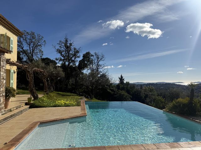 maison à vendre - 6 pièces - 200.0 m2 - CAVALAIRE SUR MER - 83 - PROVENCE-ALPES-COTE-D-AZUR - Century 21 Bianchi Transactions