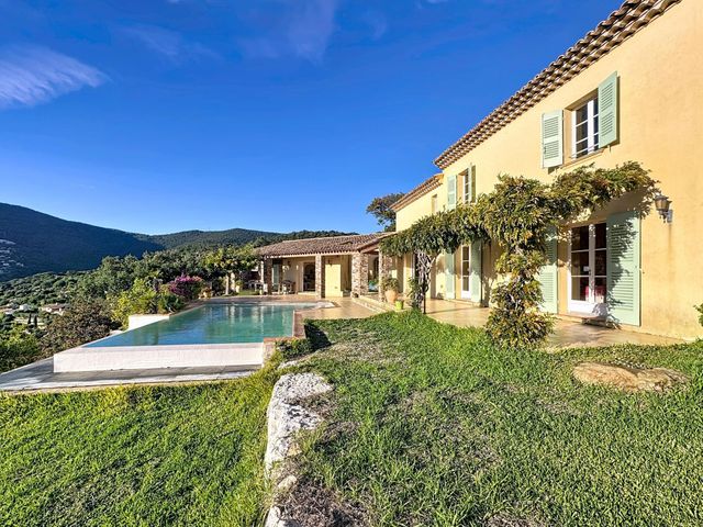 maison à vendre - 6 pièces - 200.0 m2 - CAVALAIRE SUR MER - 83 - PROVENCE-ALPES-COTE-D-AZUR - Century 21 Bianchi Transactions