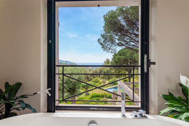 maison à vendre - 7 pièces - 300.0 m2 - LA CROIX VALMER - 83 - PROVENCE-ALPES-COTE-D-AZUR - Century 21 Bianchi Transactions