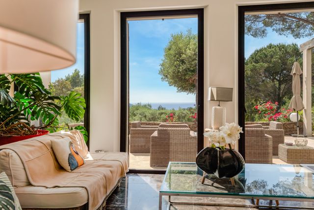 maison à vendre - 7 pièces - 300.0 m2 - LA CROIX VALMER - 83 - PROVENCE-ALPES-COTE-D-AZUR - Century 21 Bianchi Transactions