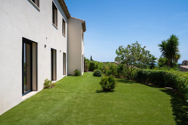 maison à vendre - 6 pièces - 240.0 m2 - CAVALAIRE SUR MER - 83 - PROVENCE-ALPES-COTE-D-AZUR - Century 21 Bianchi Transactions