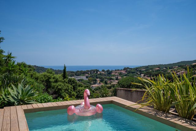 maison à vendre - 6 pièces - 240.0 m2 - CAVALAIRE SUR MER - 83 - PROVENCE-ALPES-COTE-D-AZUR - Century 21 Bianchi Transactions