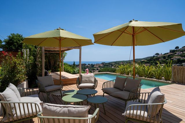 maison à vendre - 6 pièces - 240.0 m2 - CAVALAIRE SUR MER - 83 - PROVENCE-ALPES-COTE-D-AZUR - Century 21 Bianchi Transactions