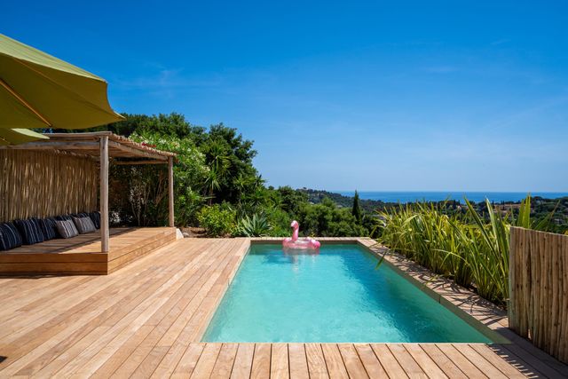 maison à vendre - 6 pièces - 240.0 m2 - CAVALAIRE SUR MER - 83 - PROVENCE-ALPES-COTE-D-AZUR - Century 21 Bianchi Transactions