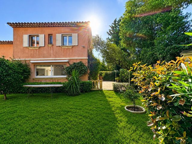 maison à vendre - 6 pièces - 113.0 m2 - CAVALAIRE SUR MER - 83 - PROVENCE-ALPES-COTE-D-AZUR - Century 21 Bianchi Transactions
