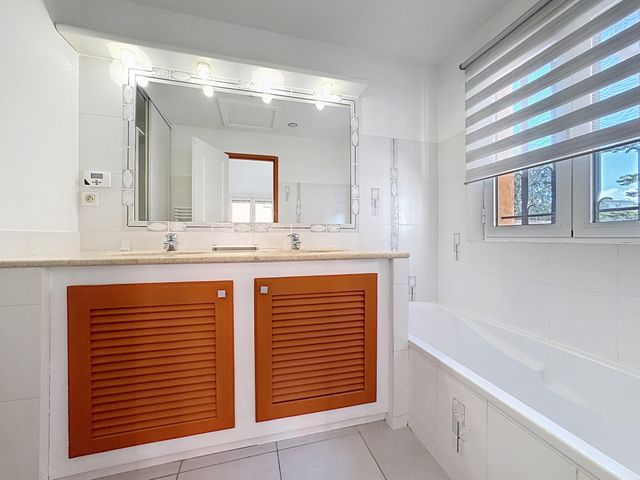maison à vendre - 6 pièces - 113.0 m2 - CAVALAIRE SUR MER - 83 - PROVENCE-ALPES-COTE-D-AZUR - Century 21 Bianchi Transactions