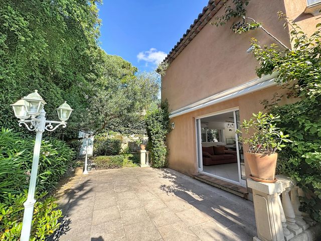 maison à vendre - 6 pièces - 113.0 m2 - CAVALAIRE SUR MER - 83 - PROVENCE-ALPES-COTE-D-AZUR - Century 21 Bianchi Transactions