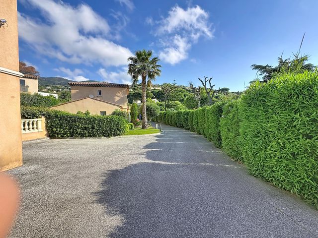 maison à vendre - 6 pièces - 113.0 m2 - CAVALAIRE SUR MER - 83 - PROVENCE-ALPES-COTE-D-AZUR - Century 21 Bianchi Transactions