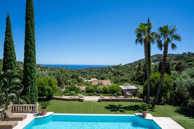 maison à vendre - 10 pièces - 240.0 m2 - CAVALAIRE SUR MER - 83 - PROVENCE-ALPES-COTE-D-AZUR - Century 21 Bianchi Transactions