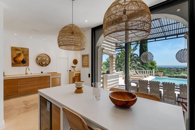 maison à vendre - 10 pièces - 240.0 m2 - CAVALAIRE SUR MER - 83 - PROVENCE-ALPES-COTE-D-AZUR - Century 21 Bianchi Transactions