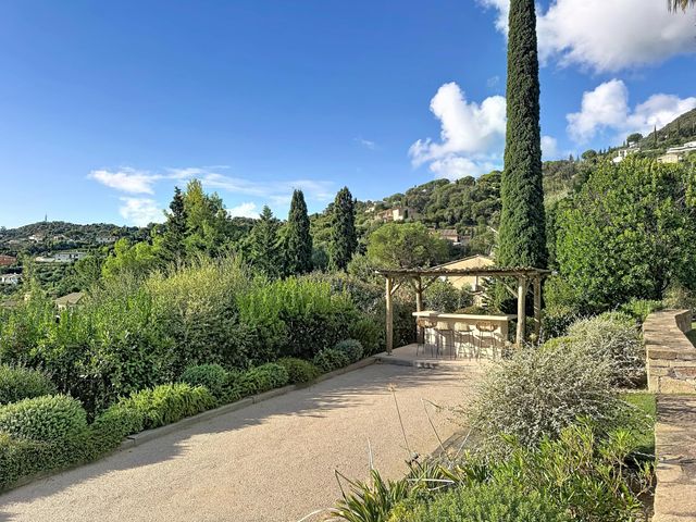 maison à vendre - 10 pièces - 240.0 m2 - CAVALAIRE SUR MER - 83 - PROVENCE-ALPES-COTE-D-AZUR - Century 21 Bianchi Transactions