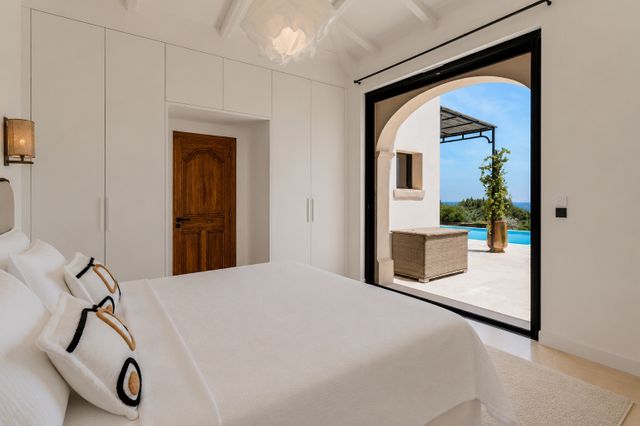 maison à vendre - 10 pièces - 240.0 m2 - CAVALAIRE SUR MER - 83 - PROVENCE-ALPES-COTE-D-AZUR - Century 21 Bianchi Transactions
