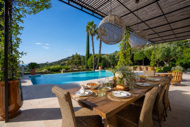 maison à vendre - 10 pièces - 240.0 m2 - CAVALAIRE SUR MER - 83 - PROVENCE-ALPES-COTE-D-AZUR - Century 21 Bianchi Transactions