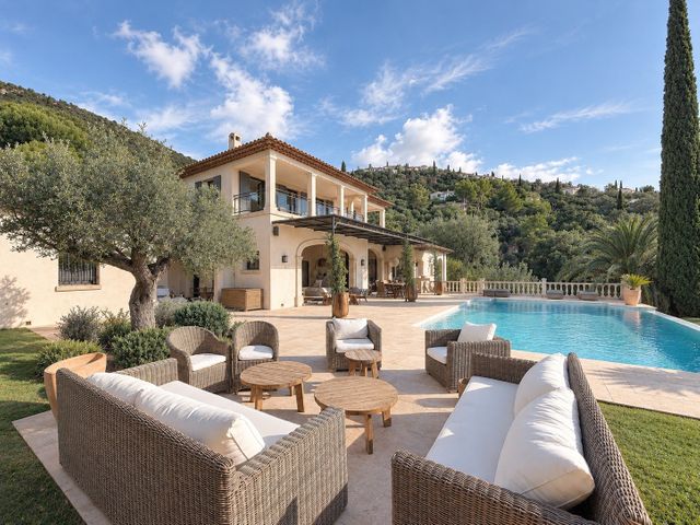 maison à vendre - 10 pièces - 240.0 m2 - CAVALAIRE SUR MER - 83 - PROVENCE-ALPES-COTE-D-AZUR - Century 21 Bianchi Transactions