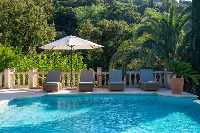 maison à vendre - 10 pièces - 240.0 m2 - CAVALAIRE SUR MER - 83 - PROVENCE-ALPES-COTE-D-AZUR - Century 21 Bianchi Transactions