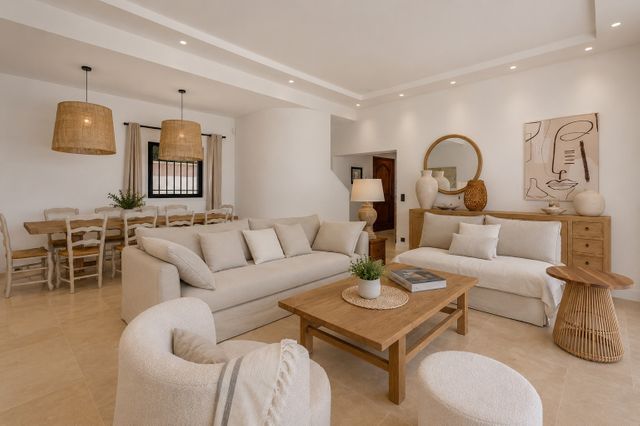 maison à vendre - 10 pièces - 240.0 m2 - CAVALAIRE SUR MER - 83 - PROVENCE-ALPES-COTE-D-AZUR - Century 21 Bianchi Transactions