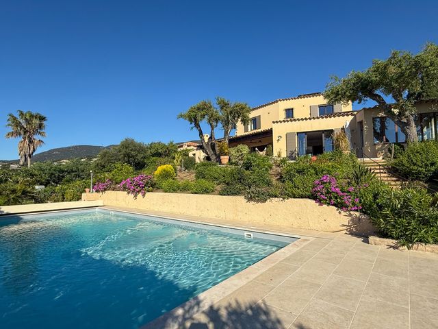 maison à vendre - 5 pièces - 173.0 m2 - CAVALAIRE SUR MER - 83 - PROVENCE-ALPES-COTE-D-AZUR - Century 21 Bianchi Transactions