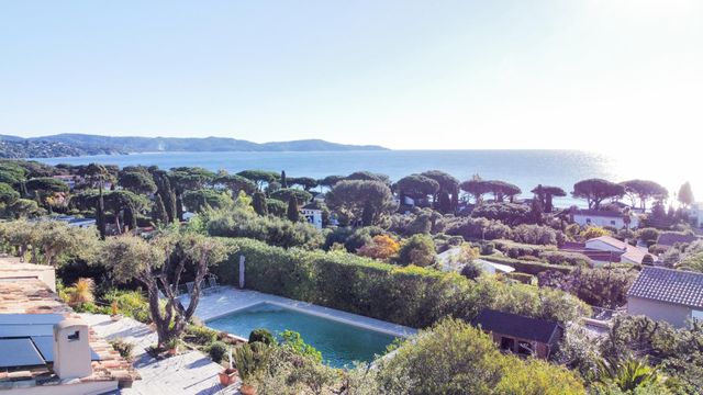 maison à vendre - 5 pièces - 173.0 m2 - CAVALAIRE SUR MER - 83 - PROVENCE-ALPES-COTE-D-AZUR - Century 21 Bianchi Transactions