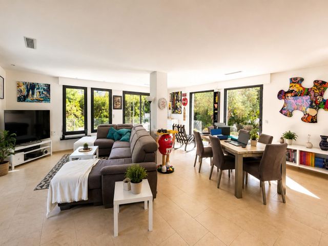 maison à vendre - 7 pièces - 193.0 m2 - CAVALAIRE SUR MER - 83 - PROVENCE-ALPES-COTE-D-AZUR - Century 21 Bianchi Transactions