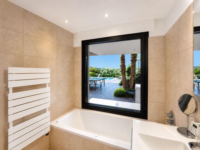 maison à vendre - 7 pièces - 193.0 m2 - CAVALAIRE SUR MER - 83 - PROVENCE-ALPES-COTE-D-AZUR - Century 21 Bianchi Transactions