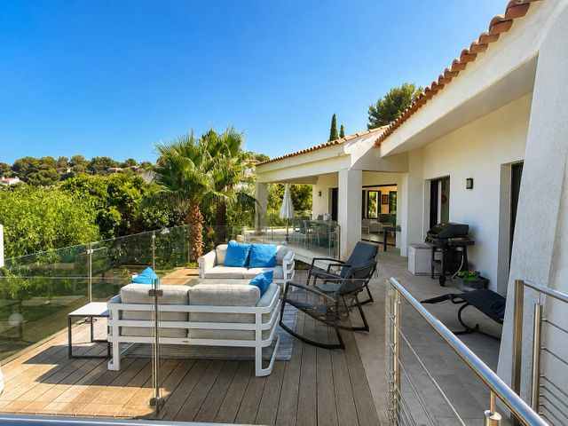 maison à vendre - 7 pièces - 193.0 m2 - CAVALAIRE SUR MER - 83 - PROVENCE-ALPES-COTE-D-AZUR - Century 21 Bianchi Transactions