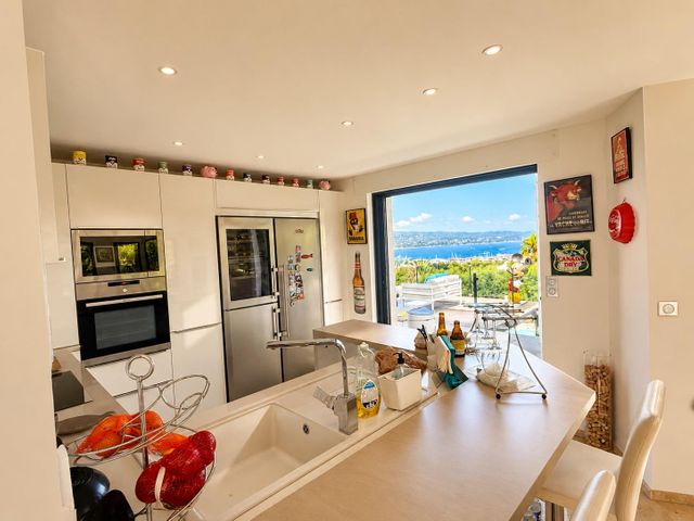 maison à vendre - 7 pièces - 193.0 m2 - CAVALAIRE SUR MER - 83 - PROVENCE-ALPES-COTE-D-AZUR - Century 21 Bianchi Transactions