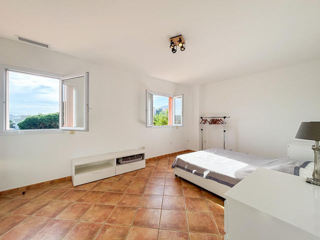 maison à vendre - 6 pièces - 151.0 m2 - CAVALAIRE SUR MER - 83 - PROVENCE-ALPES-COTE-D-AZUR - Century 21 Bianchi Transactions