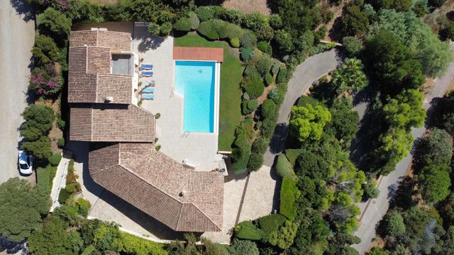 maison à vendre - 6 pièces - 350.0 m2 - CAVALAIRE SUR MER - 83 - PROVENCE-ALPES-COTE-D-AZUR - Century 21 Bianchi Transactions