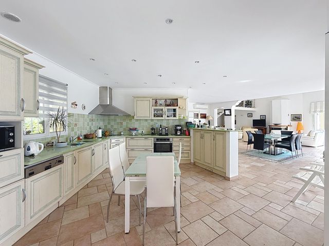 maison à vendre - 6 pièces - 350.0 m2 - CAVALAIRE SUR MER - 83 - PROVENCE-ALPES-COTE-D-AZUR - Century 21 Bianchi Transactions