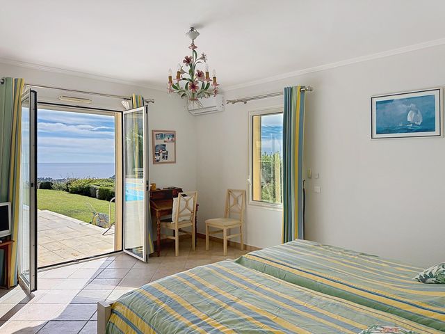 maison à vendre - 6 pièces - 350.0 m2 - CAVALAIRE SUR MER - 83 - PROVENCE-ALPES-COTE-D-AZUR - Century 21 Bianchi Transactions
