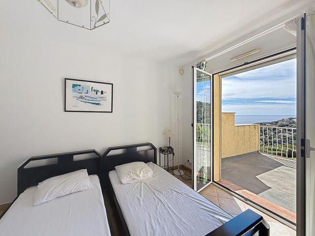 maison à vendre - 6 pièces - 350.0 m2 - CAVALAIRE SUR MER - 83 - PROVENCE-ALPES-COTE-D-AZUR - Century 21 Bianchi Transactions