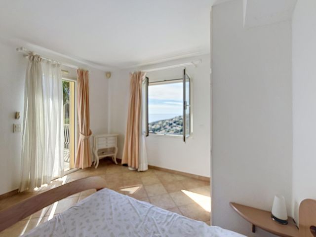 maison à vendre - 6 pièces - 350.0 m2 - CAVALAIRE SUR MER - 83 - PROVENCE-ALPES-COTE-D-AZUR - Century 21 Bianchi Transactions