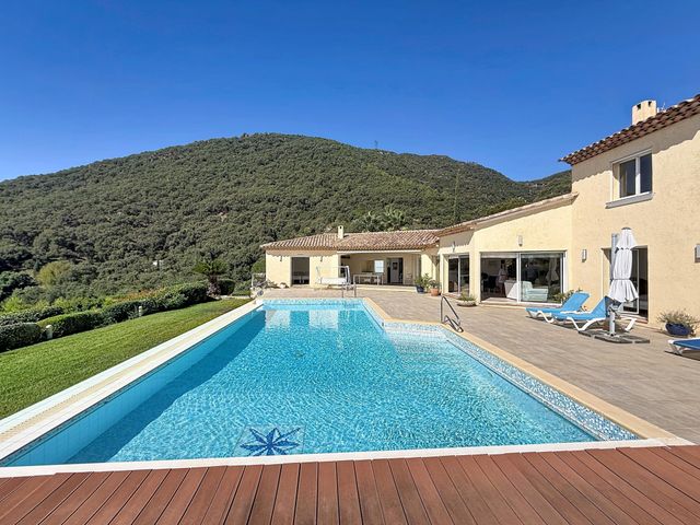 maison à vendre - 6 pièces - 350.0 m2 - CAVALAIRE SUR MER - 83 - PROVENCE-ALPES-COTE-D-AZUR - Century 21 Bianchi Transactions