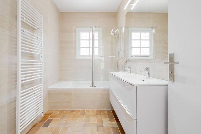 maison à vendre - 8 pièces - 225.0 m2 - LA CROIX VALMER - 83 - PROVENCE-ALPES-COTE-D-AZUR - Century 21 Bianchi Transactions