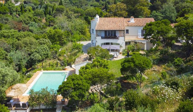 maison à vendre - 8 pièces - 225.0 m2 - LA CROIX VALMER - 83 - PROVENCE-ALPES-COTE-D-AZUR - Century 21 Bianchi Transactions