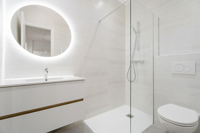 maison à vendre - 8 pièces - 225.0 m2 - LA CROIX VALMER - 83 - PROVENCE-ALPES-COTE-D-AZUR - Century 21 Bianchi Transactions