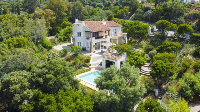 maison à vendre - 8 pièces - 225.0 m2 - LA CROIX VALMER - 83 - PROVENCE-ALPES-COTE-D-AZUR - Century 21 Bianchi Transactions